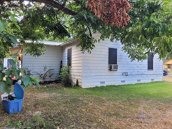 5th image of 1818 E Booth St