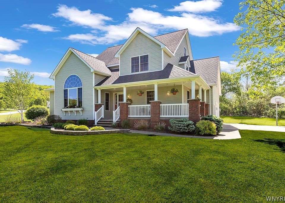 1st image of 8965 Hickory Meadows Rd