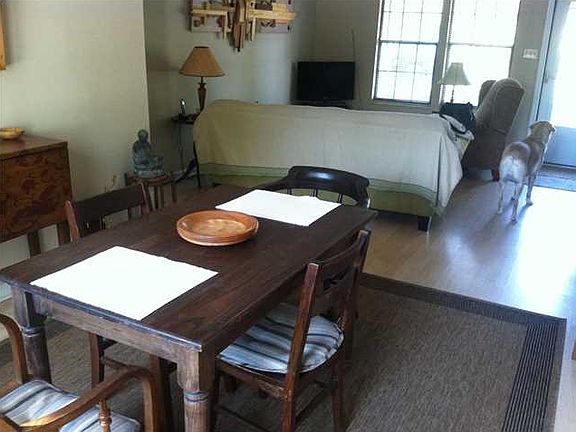 4th image of 216 Ellis Van Vleet St