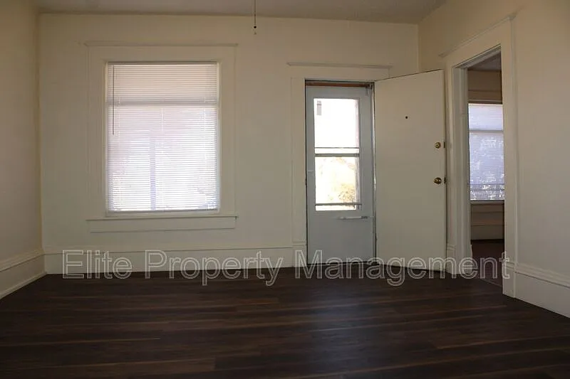 2 bed, 1.0 bath, 1029 sqft, $925 — Photo 3