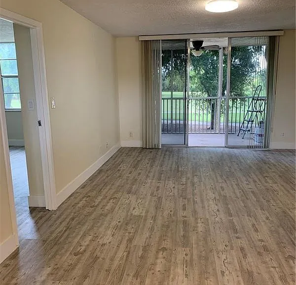 250 Jacaranda Dr #203 — Photo 6