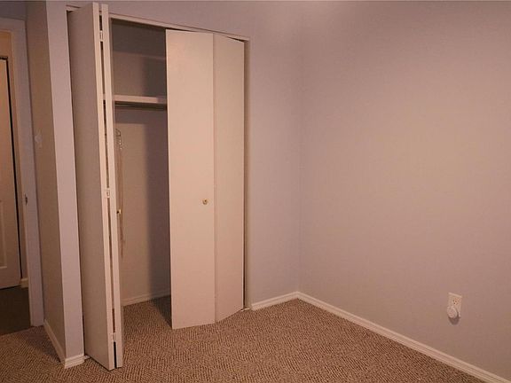 5th image of 2065 Carefree Ln APT B