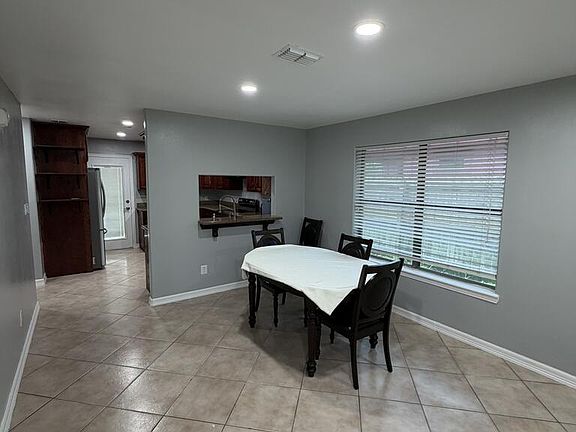 3rd image of 3228 Divina Dr