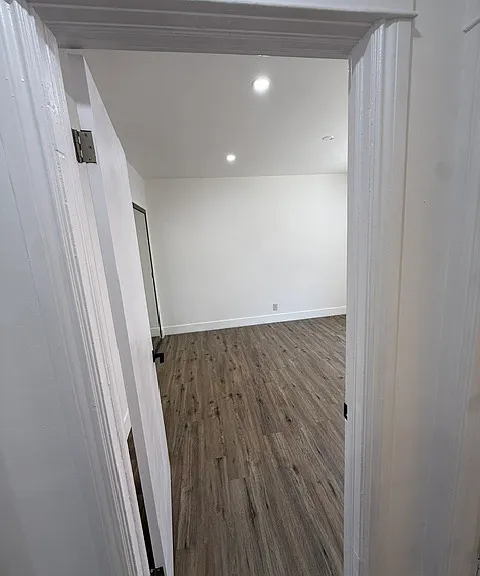 410 Fischer St — Photo 15
