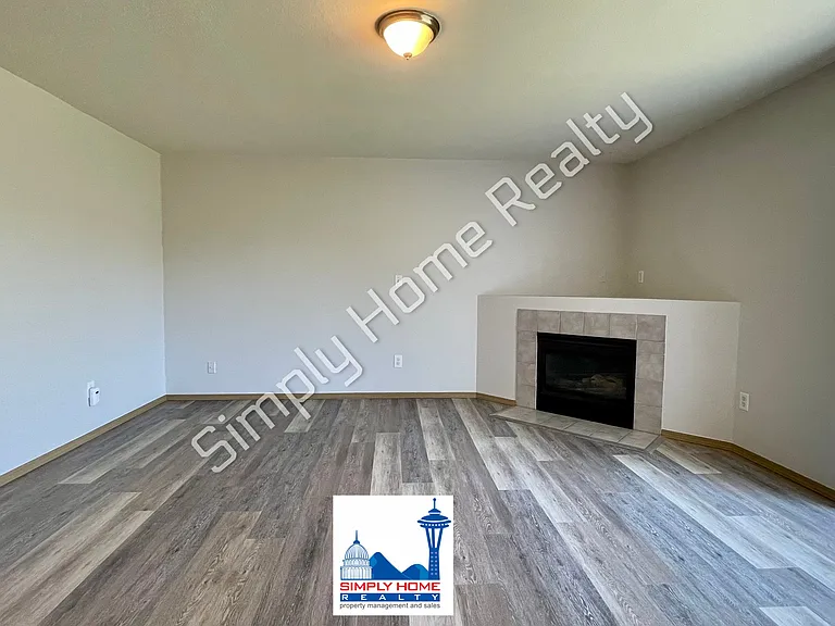 1446 Laredo Dr SE — Photo 12