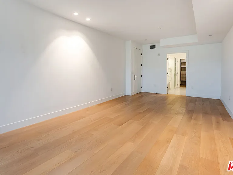 10777 Wilshire Blvd #405 — Photo 23