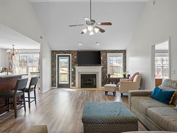 5th image of 595 Rolling Rock Ct