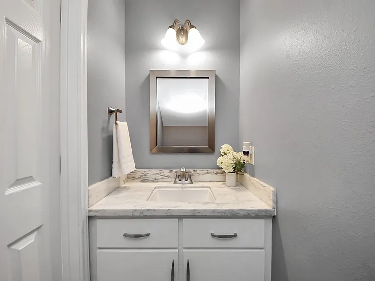 10814 Tobar Falls Cir — Photo 16