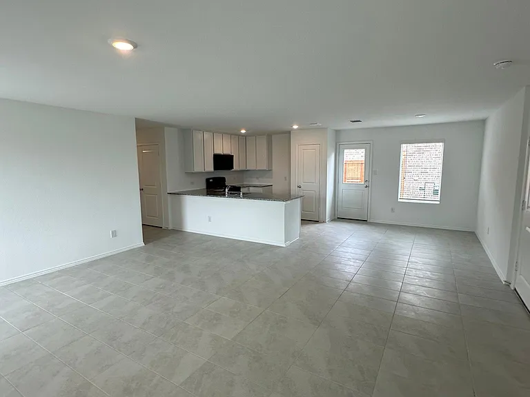 1569 Forge Pond Ln — Photo 3