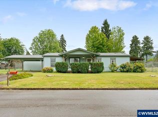 1190 SE Laurel St, Mill City, OR 97360