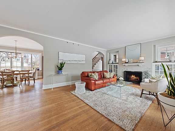 3rd image of 320 Sunset Ave