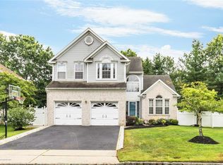 33 Churchhill Downs Dr, Tinton Falls, NJ 07724