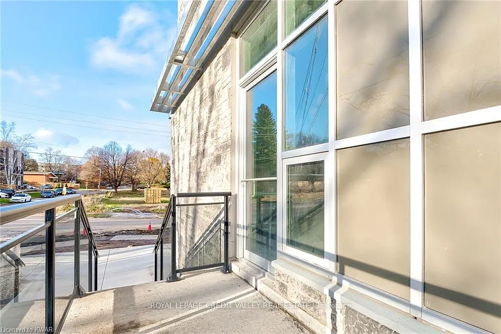 Building Photo - 275 Larch St #F104