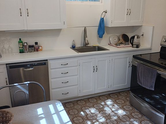 3rd image of 473 C St