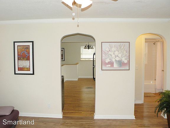 5th image of 126 Tudor Ave