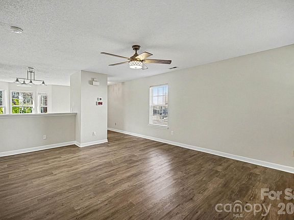 5th image of 704 Pawley Dr
