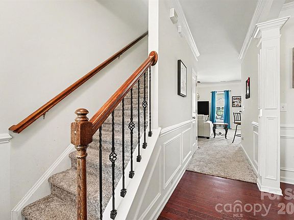 3rd image of 155 Saye Pl