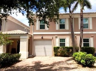 5405 Cove Cir, Naples, FL 34119