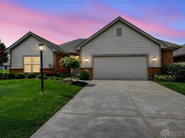 884 Saint Simons Ln, Dayton, OH 45458