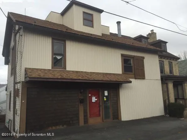 41 Wyoming St, Carbondale, PA 18407