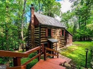 51 Foggy Bottom Ln, Berkeley Springs, WV 25411