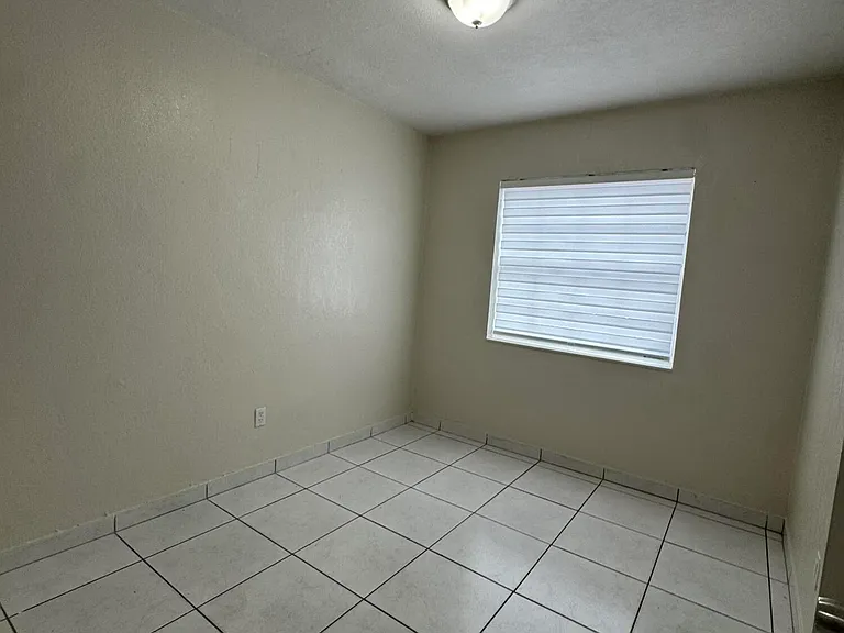 3540 NW 95th Ter — Photo 27