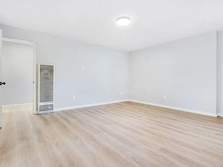 828 D St — Photo 7