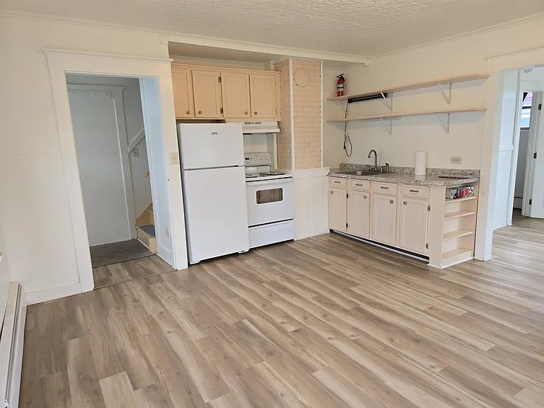 220 Main St #1 — Photo 6