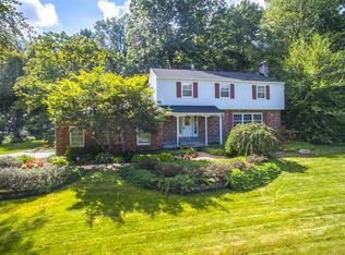 104 Nottingham Way S, Clifton Park, NY 12065