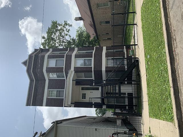 2nd image of 5409 S Winchester Ave #3F