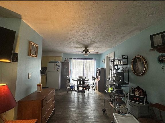 5th image of 112 Shady Acres Ln