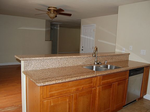 4th image of 121 Sierra Woods Cir