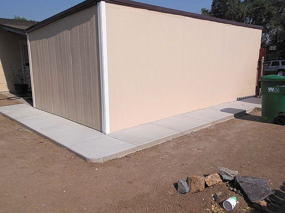 Sidewalk to keep shoes clean