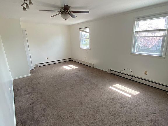 3rd image of 31 Plainedge Dr #2