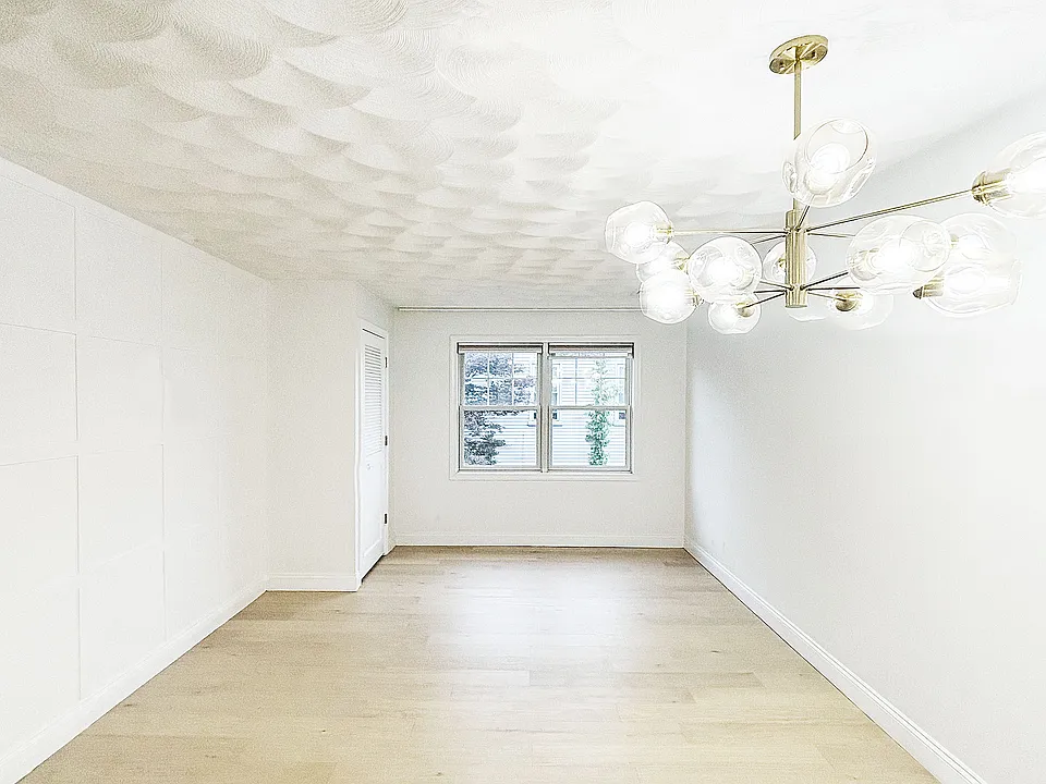 63 Centre St #12