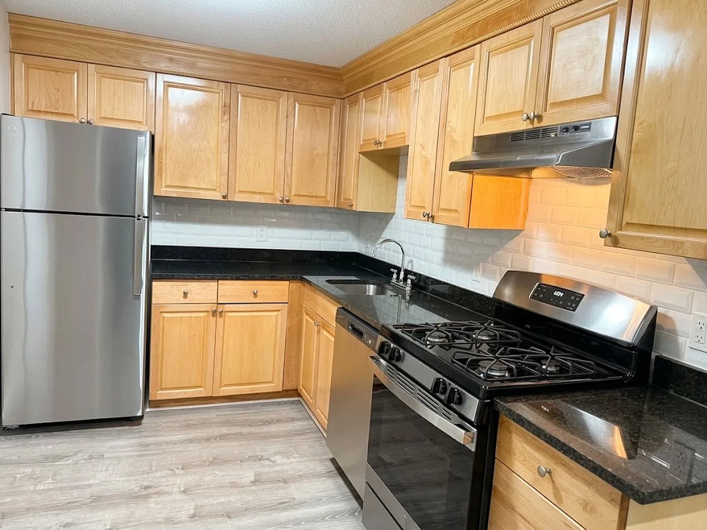 Pondsview Apartments — Photo 4