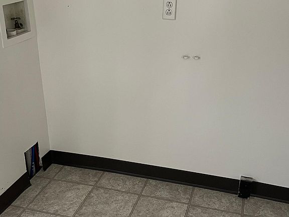 Laundry hook-up...electric dryer