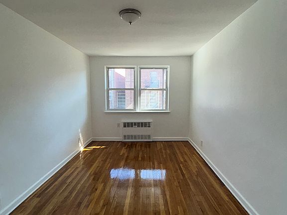 5th image of 955 E 55th St Floor 1