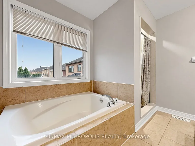 138 Yakefarm Blvd — Photo 11