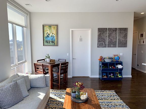 3rd image of 5 N Oakley Ave #404