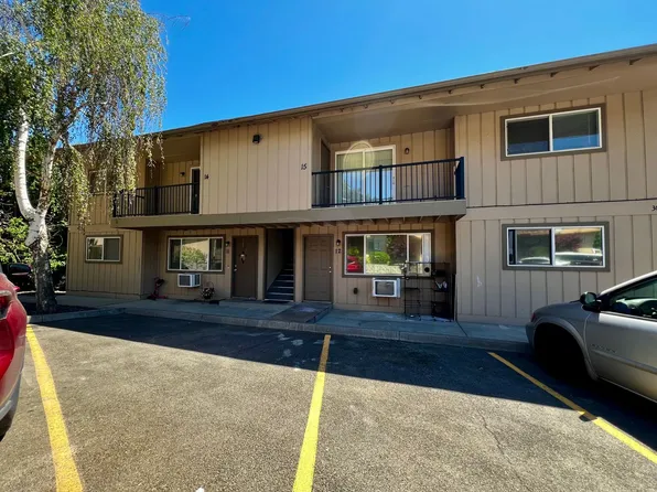 Multi-level apartments in Terrace Heights, 305 & 307 N 33rd St #305-15, Yakima, WA 98901