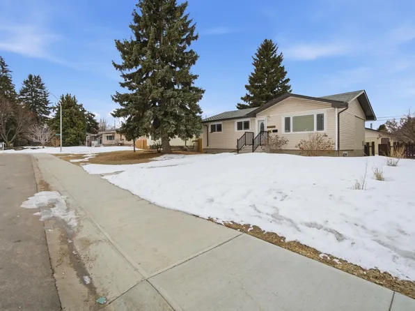 12820 95th St NW, Edmonton, AB T5E 3Y1