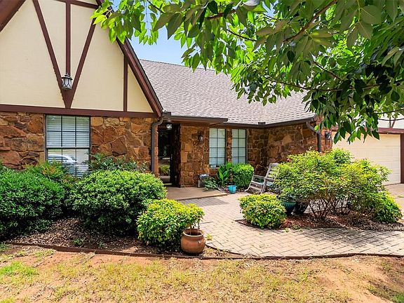 3rd image of 1707 Wheaton Dr