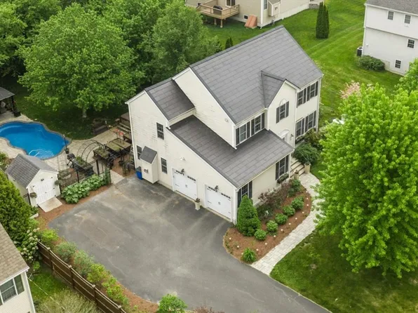 83 Pleasant St, Ayer, MA 01432