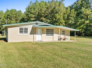 3512 Roche Ave, Vernon, FL 32462