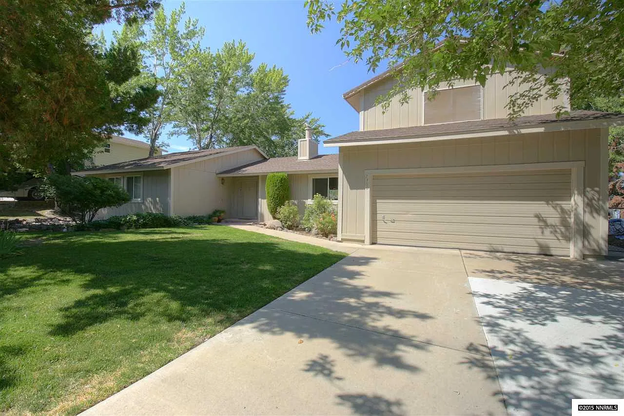 7360 Pembroke Dr photo 1