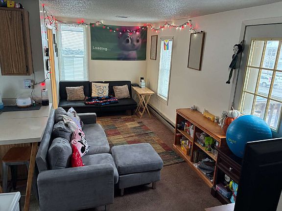 3rd image of 924 Water St #3
