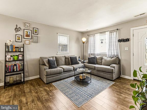 4th image of 4 Lincoln Ave