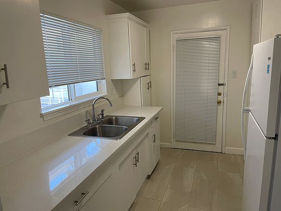 2nd image of 238 Fair Oaks Ave APT H