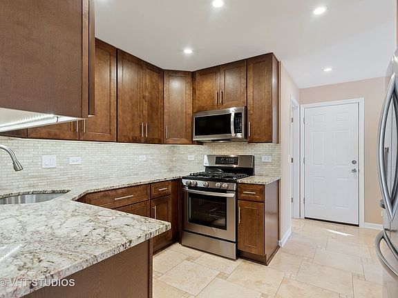 4th image of 740 Deep Wood Ct